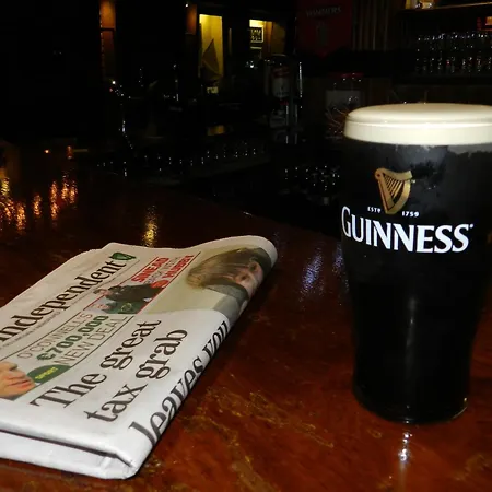 The Helm Apartments & Lodge B&B Westport