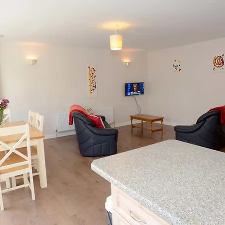 The Helm Apartments & Lodge B&B * Westport