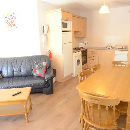 The Helm Apartments & Lodge B&B * Westport